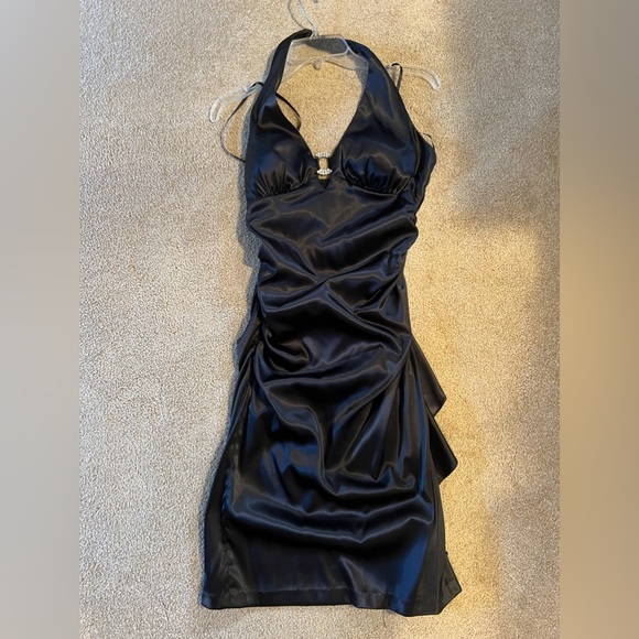 Size 9 black cocktail dress - Picture 3 of 3